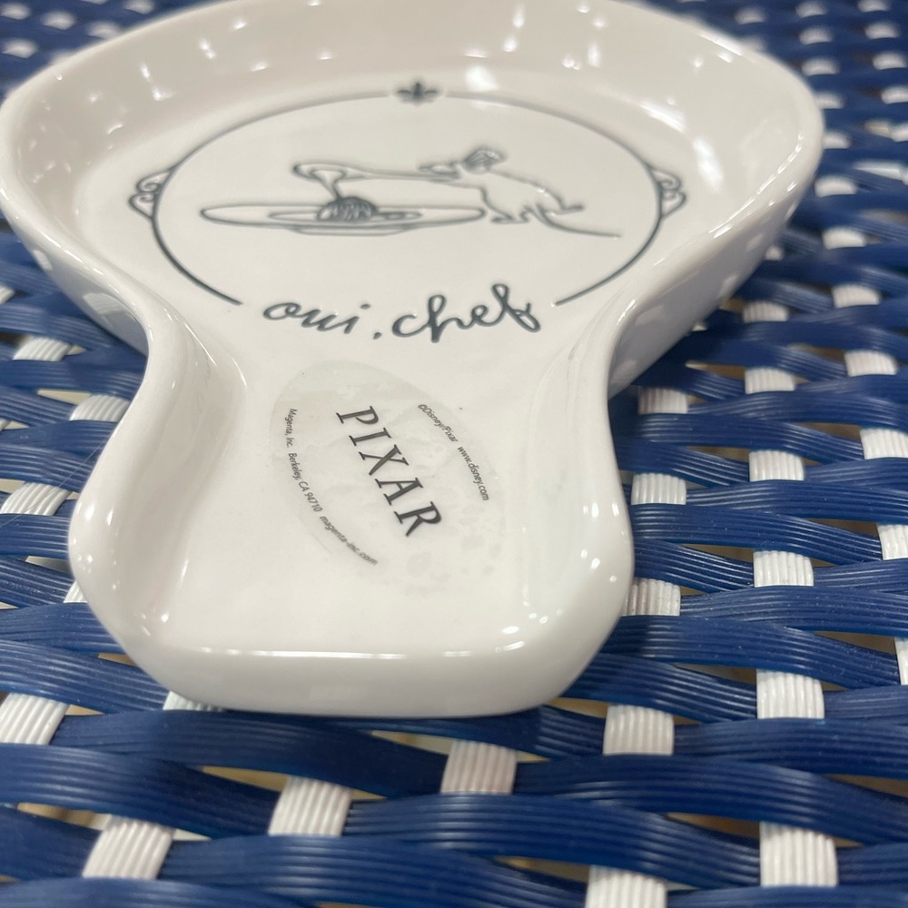Rae Dunn Pixar Ratatouille OUI CHEF spoon rest - Brand new - Picture 4 of 5